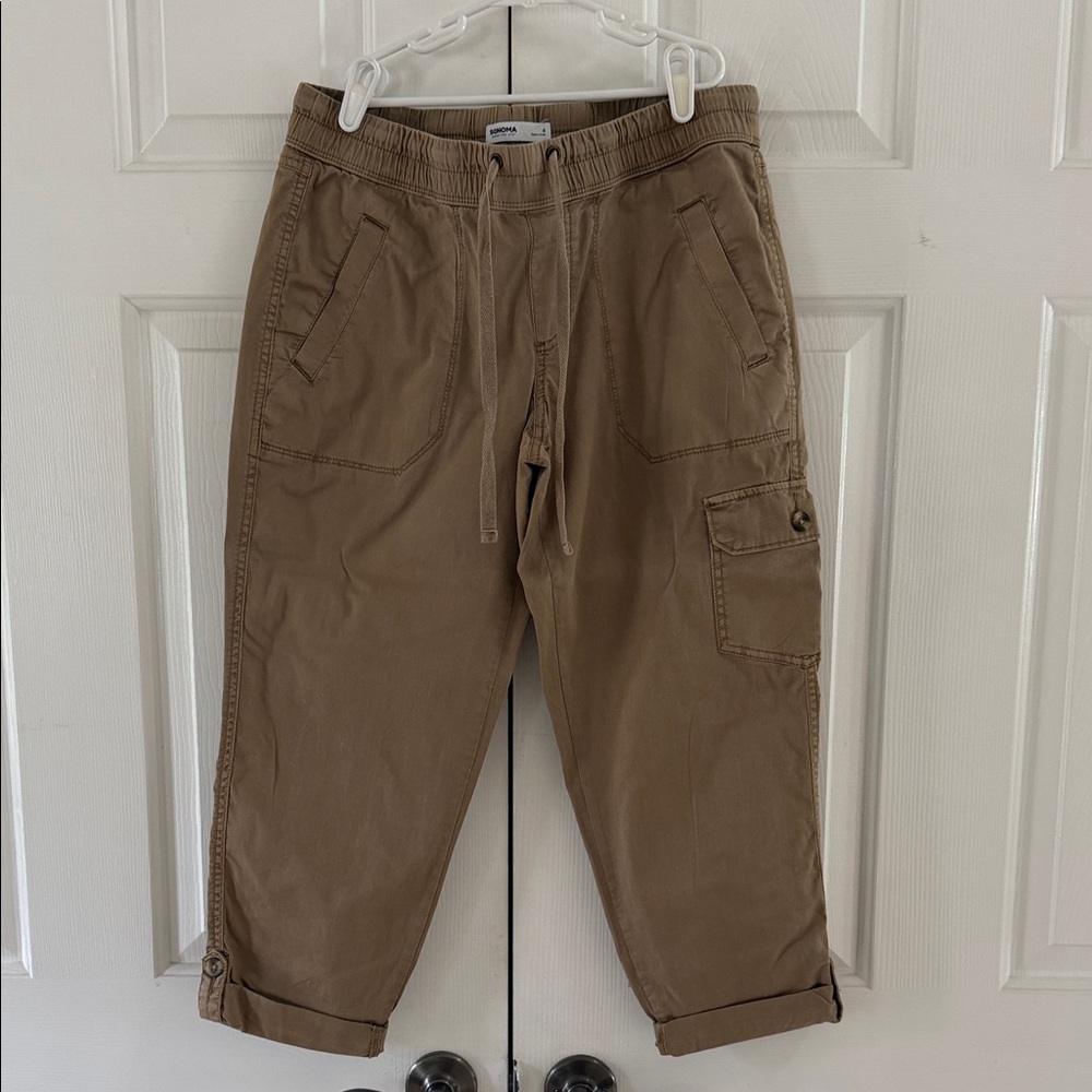 Sonoma Women's Brown Cargo Capri Pants